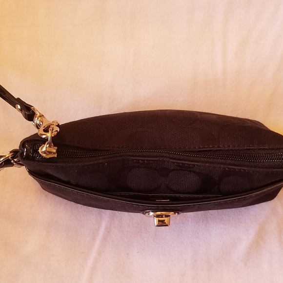 Coach signature wristlet - Picture 2 of 3